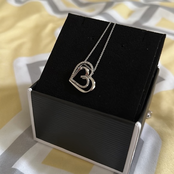 White gold necklace with double heart pendant, diamond pavé accent. - Picture 3 of 3